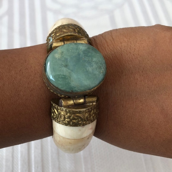 Ivory and Stone Bangle - Picture 1 of 8